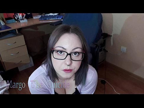❤️ Seksikäs tyttö lasit päässä imee dildoa syvälle kameraan ️❌ Pornovideo at us ﹏