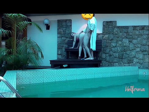 ❤️ Pomo kutsuu piian uima-altaalle, mutta ei voinut vastustaa kuumaa ️❌ Pornovideo at us ﹏