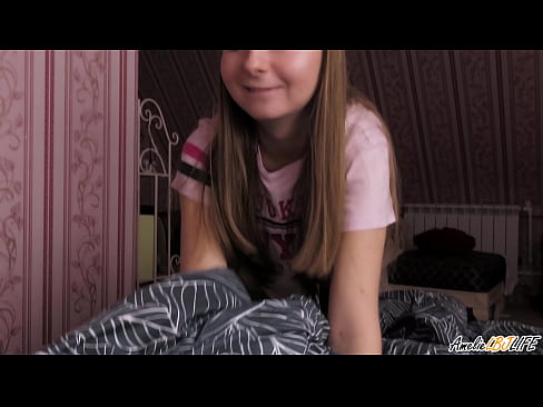 ❤️ Blondi imee hänen BFF:nsä syvälle ja saa spermaa suuhunsa ️❌ Pornovideo at us ﹏